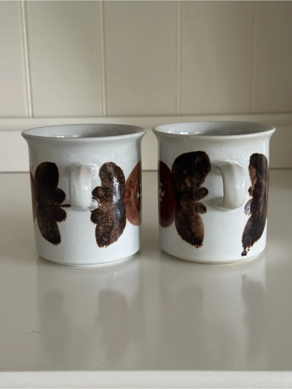 VINTAGE MCM Arabia Finland Rosmarin Hand Painted Floral Mug Set